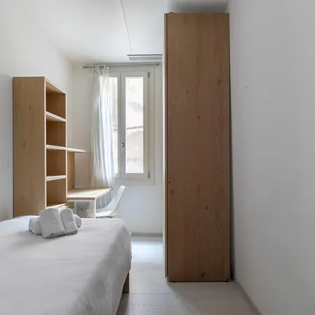Apartment Secret Rose Garden In The Heart Of